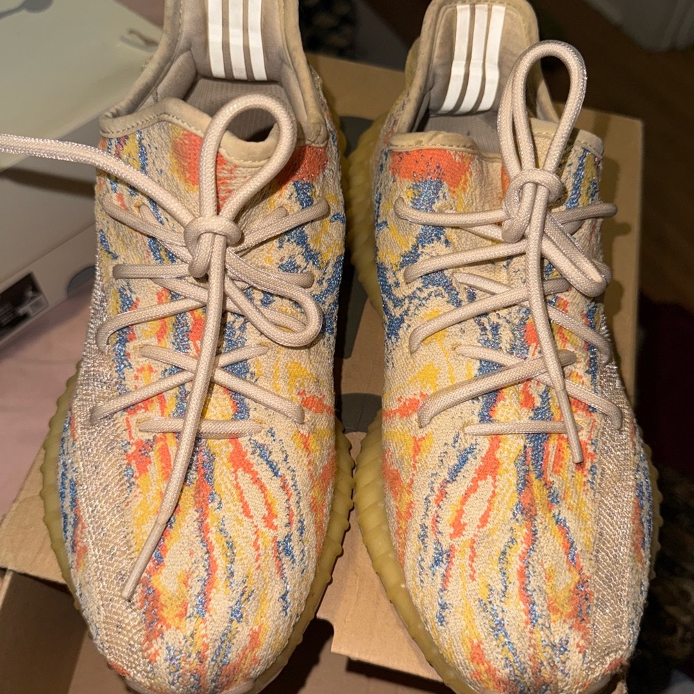 adidas Yeezy Boost 350 V2 Box